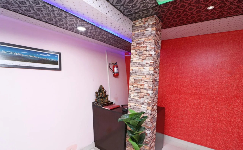 S.J Hotel's by OYO Rooms