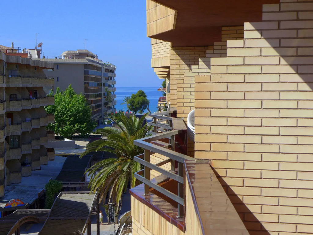 Azahar Apts