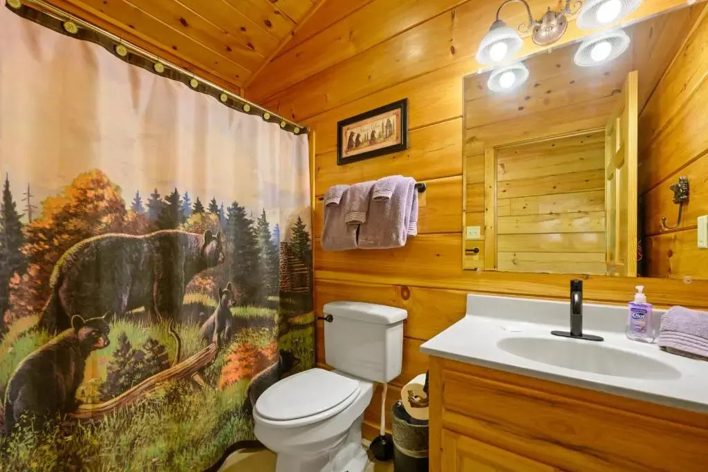 A Wolf's Den Gatlinburg