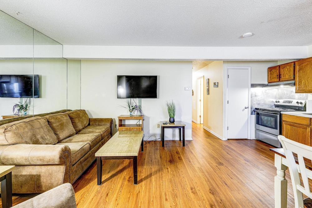 Walk to Ocean City Beach! Cozy Couples Retreat