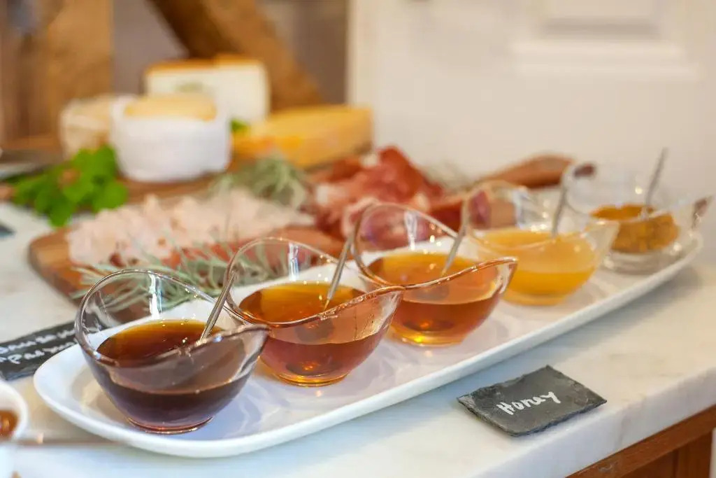 Lisbon Cheese & Wine Suites