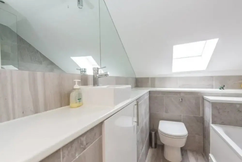Eson2 - The South Kensington Loft
