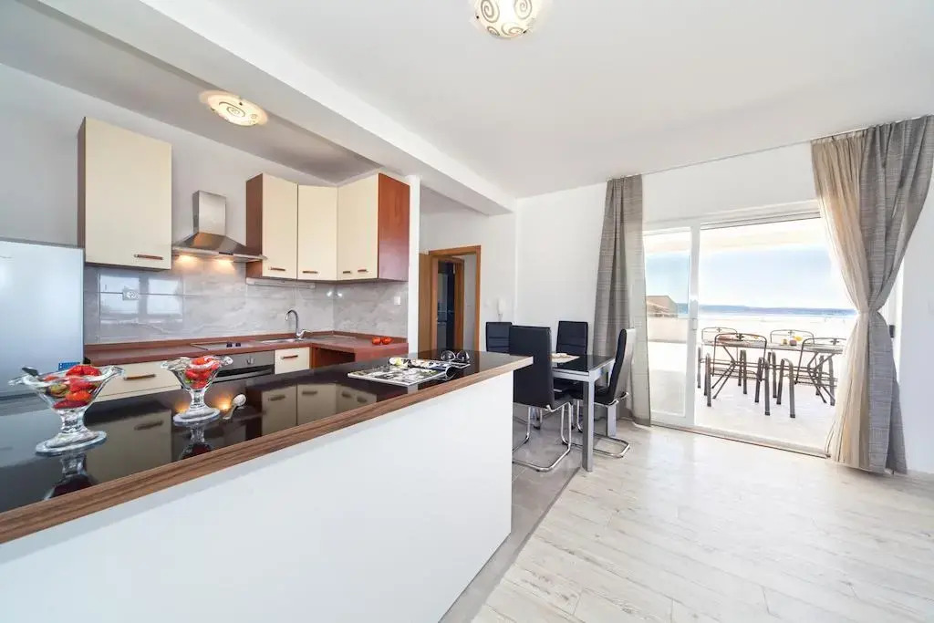 Three-Bedroom Apartment with Sea View in Split