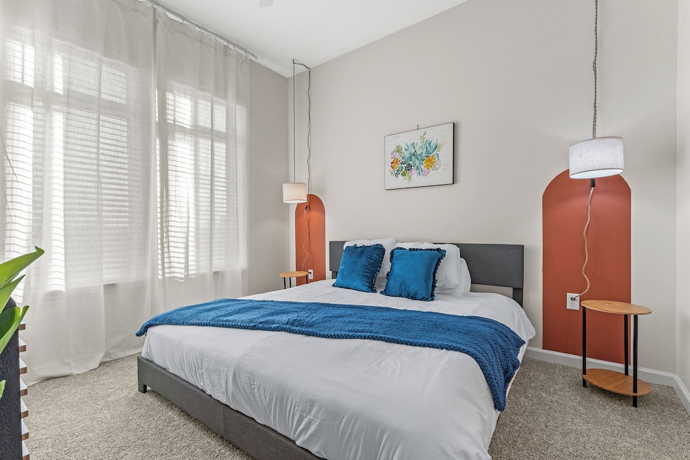 Riviere 2BR Apartment Pet Friendly Oasis Sleeps 6 Close to Epic Universe Pool & Gym