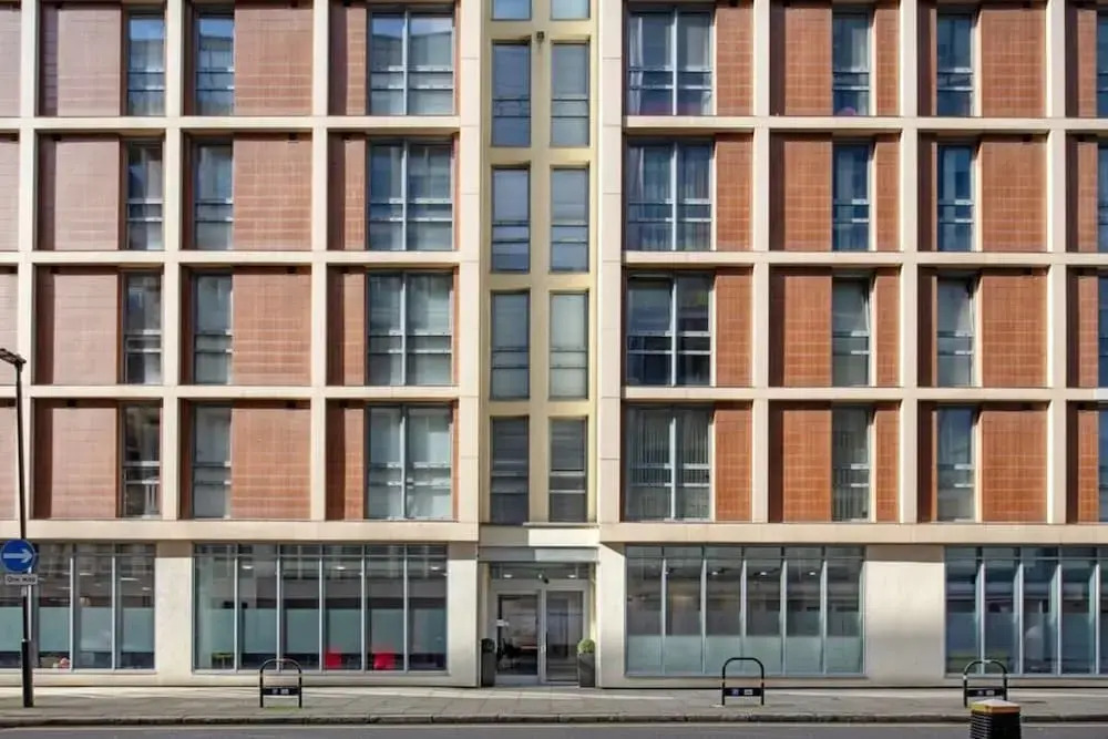 Sleek & Spacious 4 Sleeper, 5 Mins to Moorgate