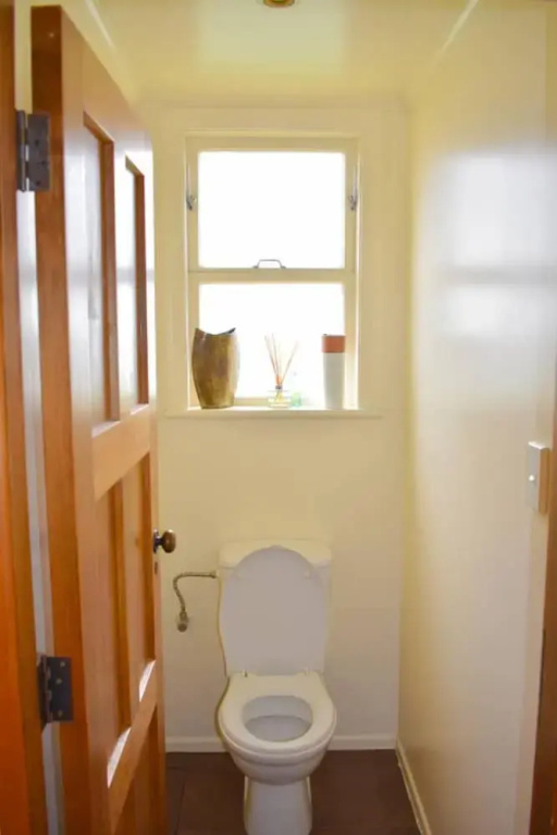 Welcoming 4 Bedroom Family Home in Meadowbank