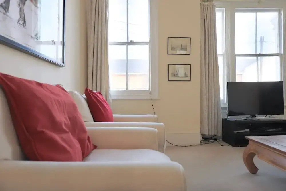 Comfortable &Bright Family Home - Imperial Wharf