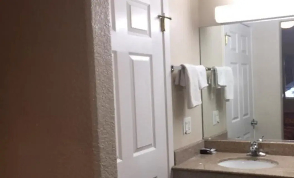 Economy Inn
