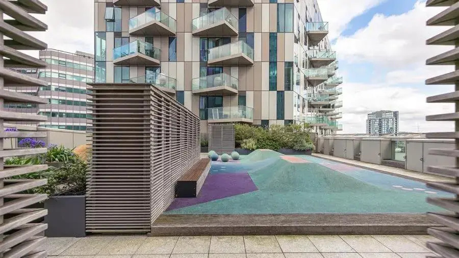 23 Floor Studio for Work 1gb Wifi (Adults Only)