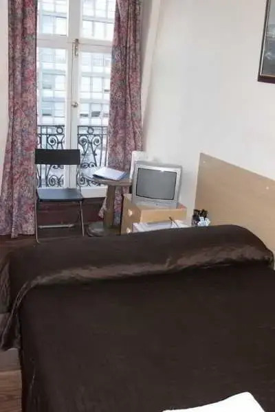 Metro Hotel
