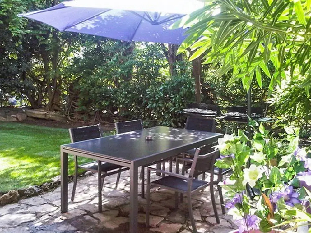 Superb Villa in Cannes on the French Riviera with Balcony, Garden And