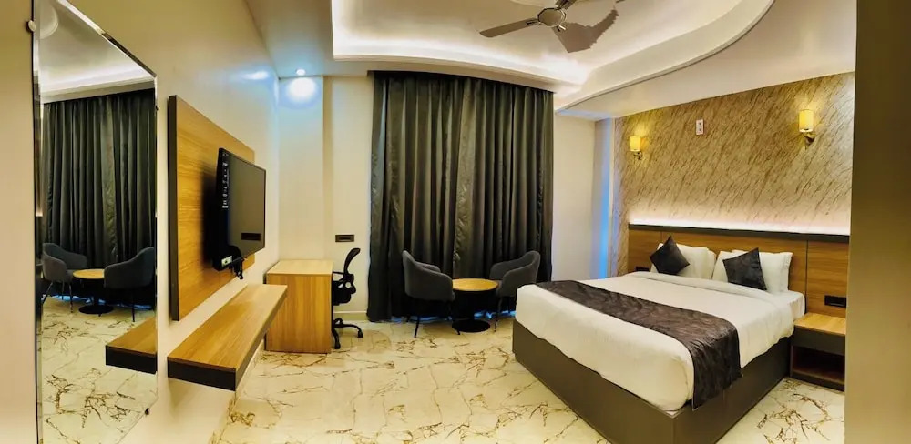 The Grand Oasis Hotel & Resort I Near India Expo Mart