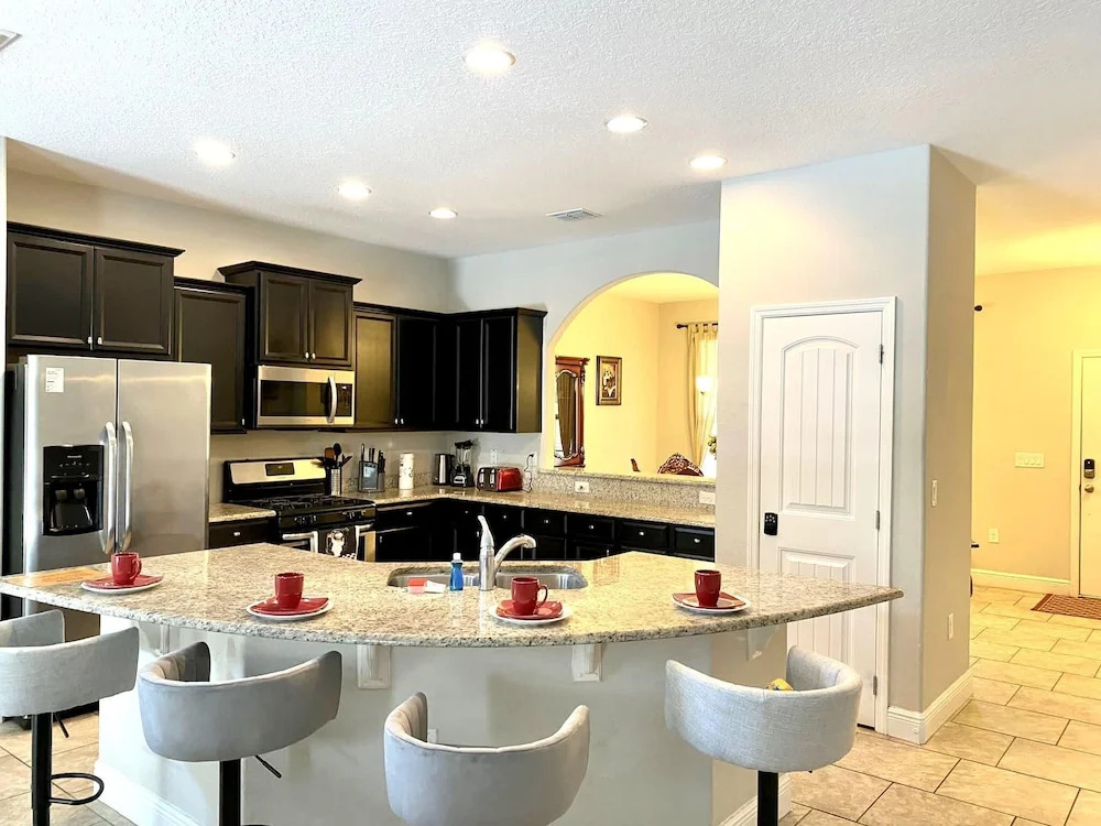 Solterra Resort!! Spacious House With Game Room, Private Pool and Movie Room!!