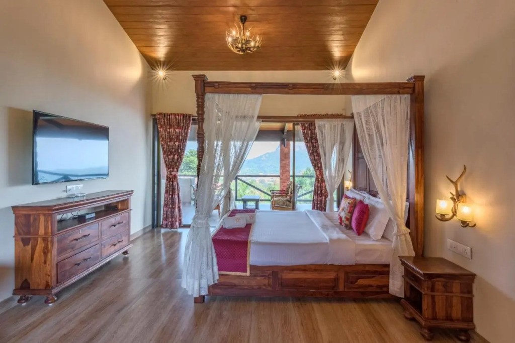 SaffronStays Althea - 4BR veg-only luxury villa with pool, jacuzzis, gourmet meals and Lohagad-Pawna lake views