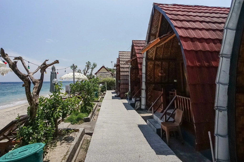 Road Beach Villa