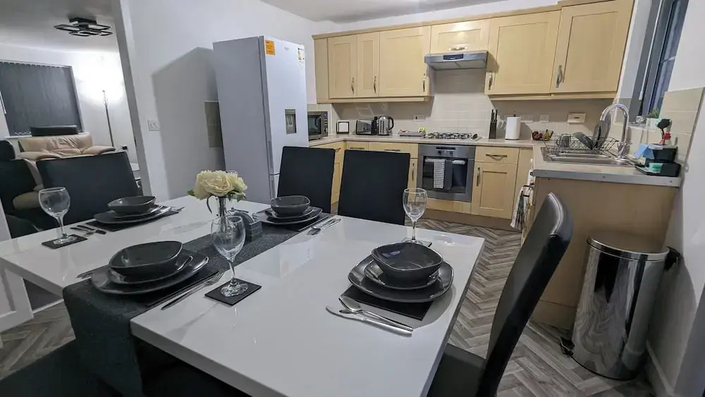 Leyland Road Retreat - 4 Bedroom House