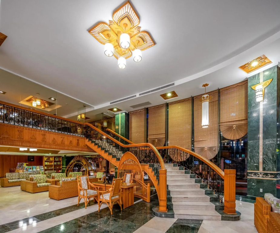 Green Plaza Hotel