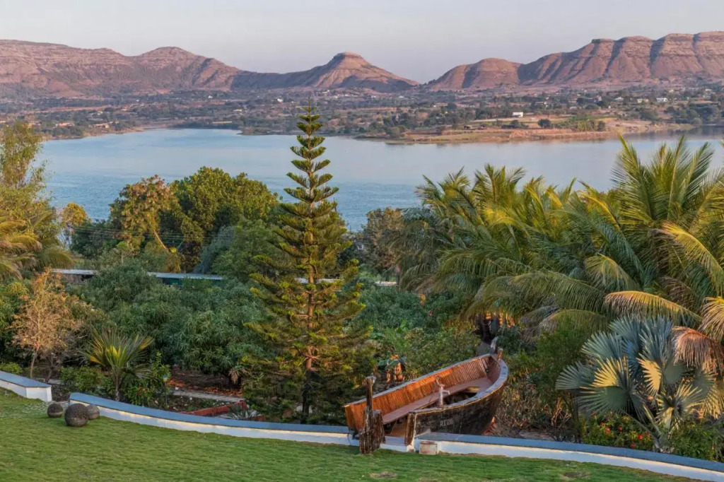 SaffronStays Jannat, Igatpuri 100 Percent pet-friendly villa with amazing lake view