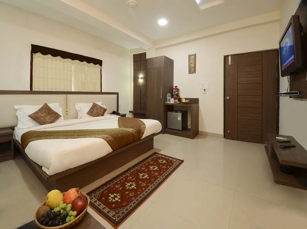 Treebo Maniram Palace