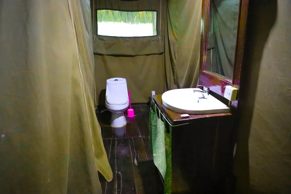 Selous Butembo Tented Lodge Lotus
