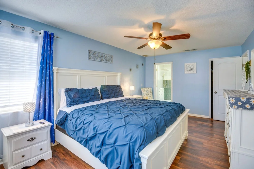 Chic Palm Coast Escape: Lanai & Heated Pool!