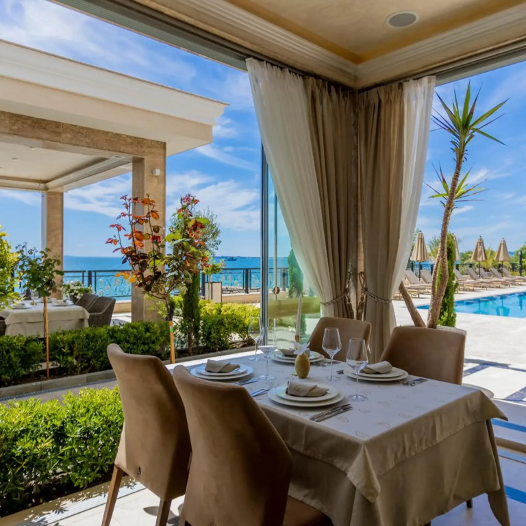 Onyx Beach Residence