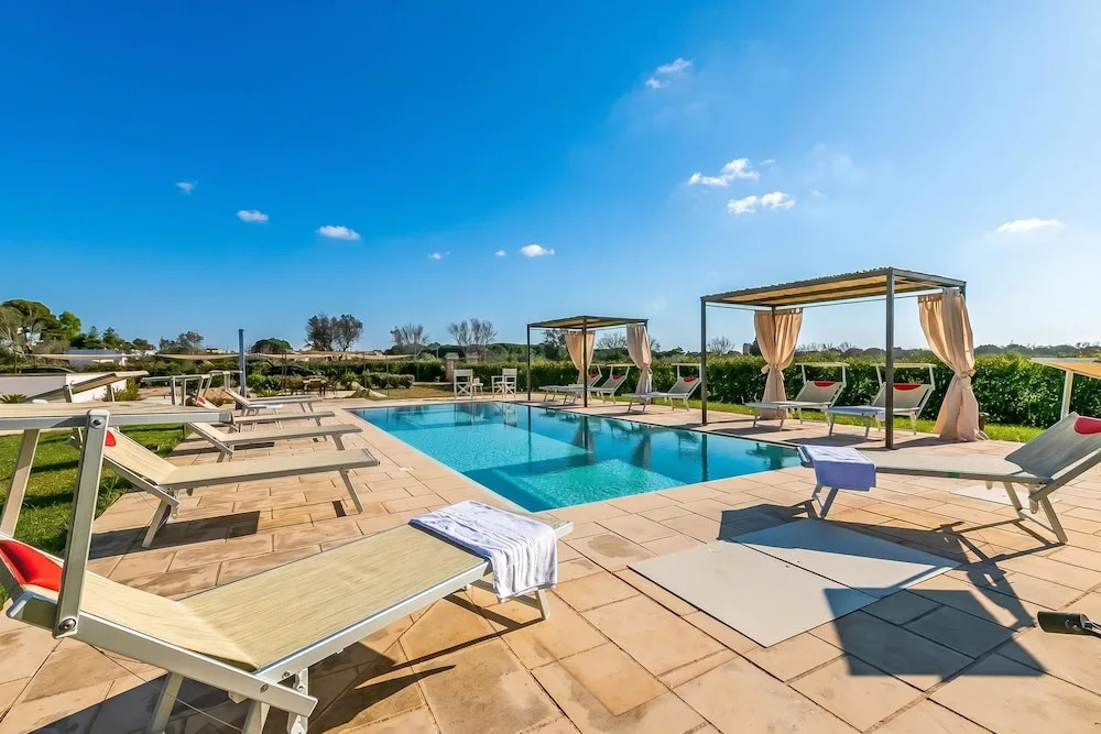 Villa Elysium With Pool And Garden