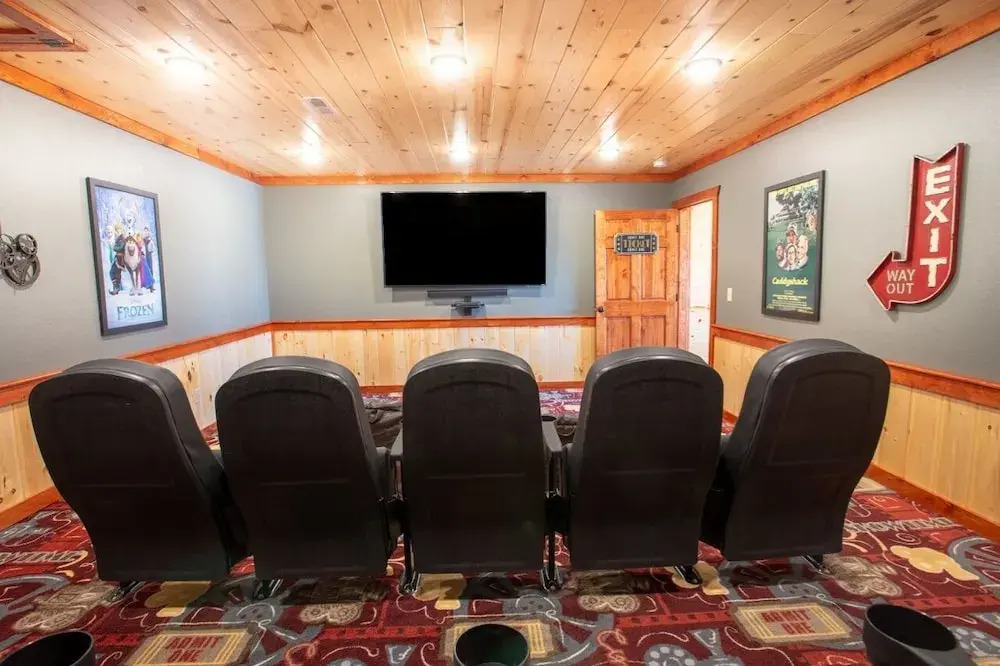 .lookout Lodge 6 Bedroom Cabin