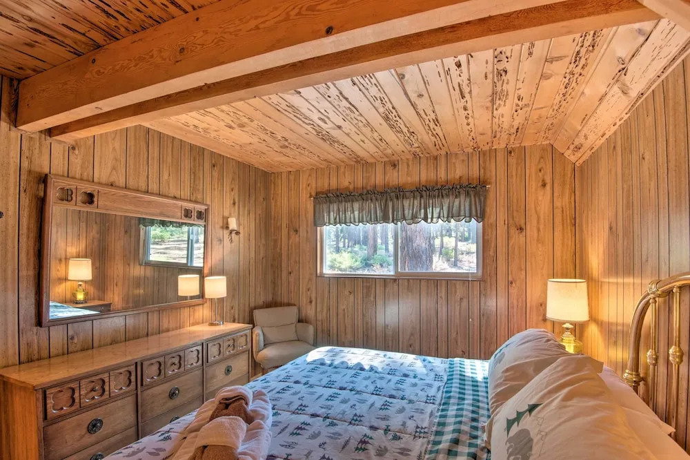 5 Mi to Heavenly Mountain Resort: All-seasons Gem