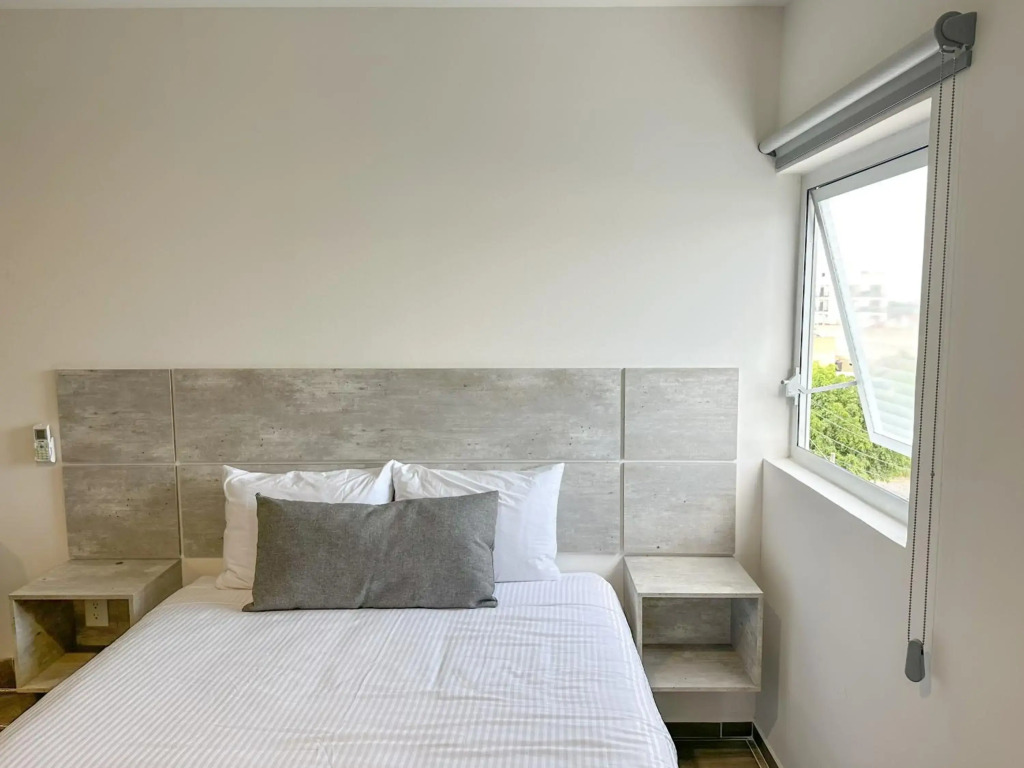 SR Hotel