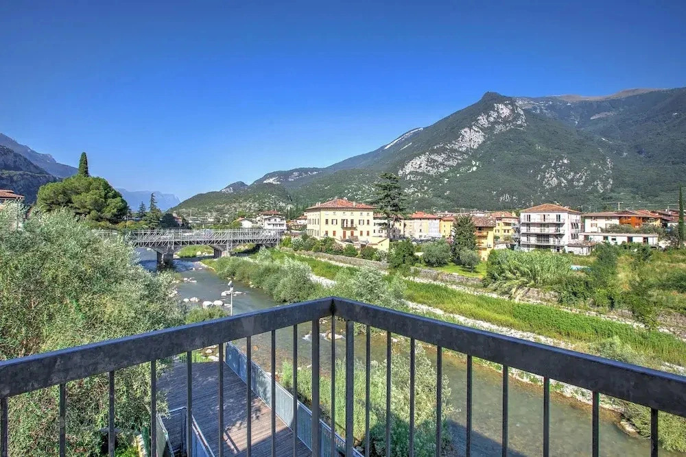 Ulivo and Magnolia Bike & River Apartment