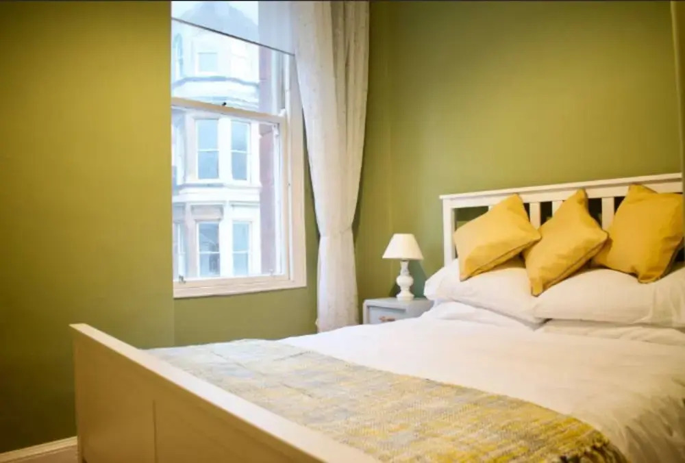 Traditional 2 Bedroom Flat With Views of Portobello Beach