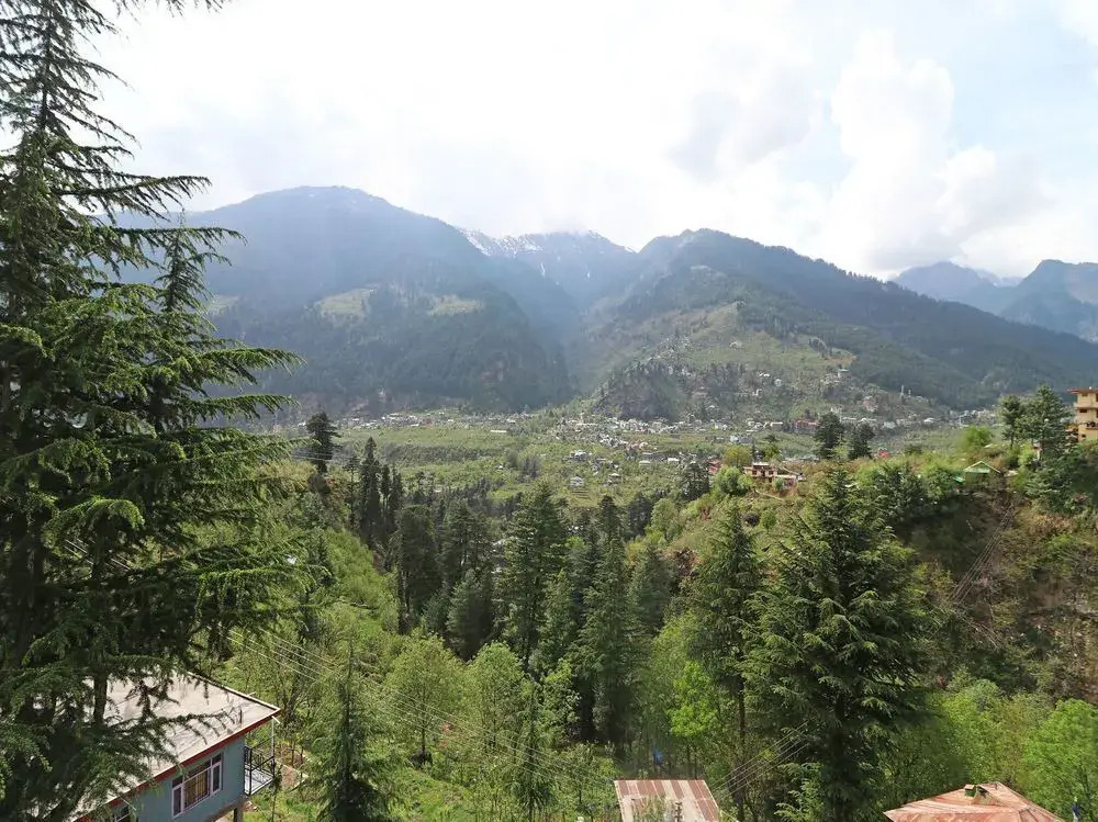 OYO 13715 Home Classic Villa Naggar Road