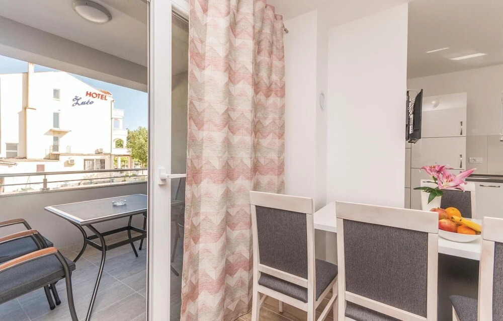 Beautiful Apartment in Biograd na Moru With 1 Bedrooms, Wifi and Outdoor Swimming Pool