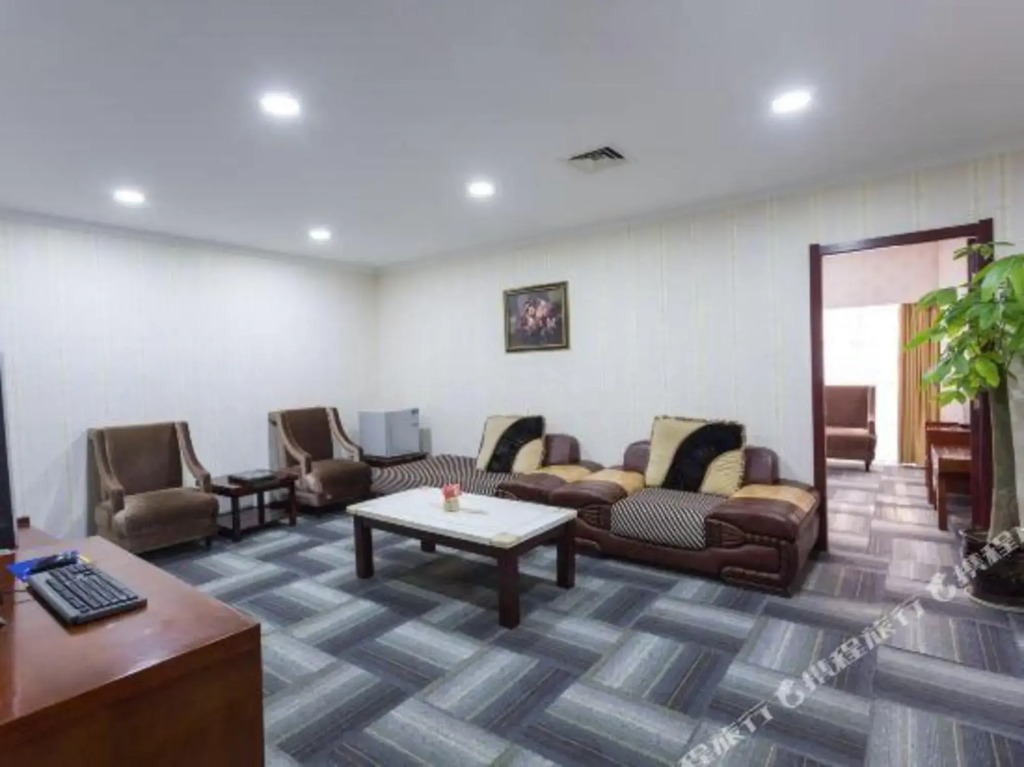 Sunshine Holiday Hotel