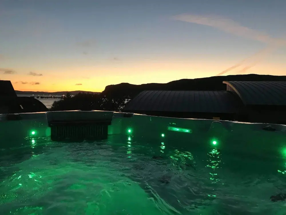 Stones Luxury B&B with hot tub and self-contained rooms