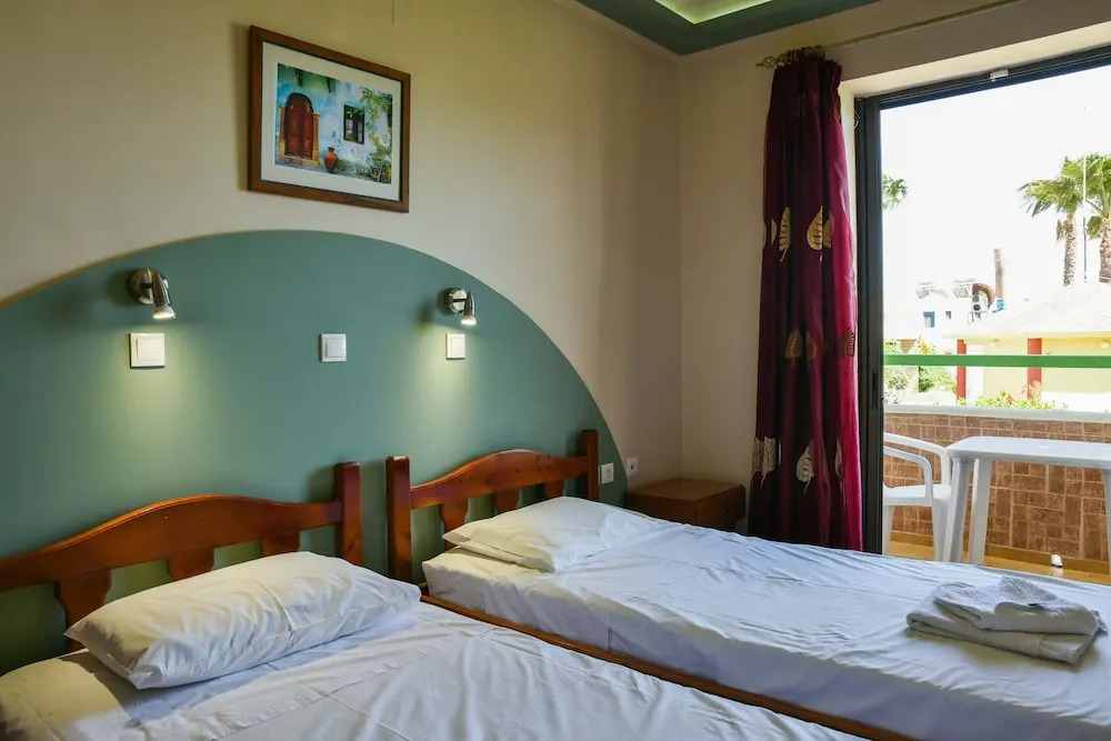 Chrysoula Hotel & Apartments