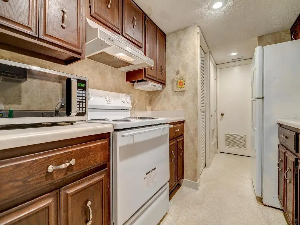 Stoney Creek 283, 2 Bedrooms, WIFI, Pool Access, Sleeps 6