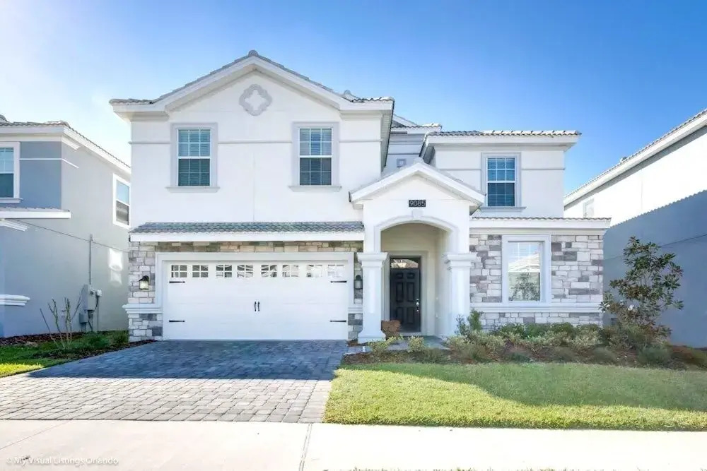 Bright & Sunny Champions Gate 8 Bedroom Villa villa