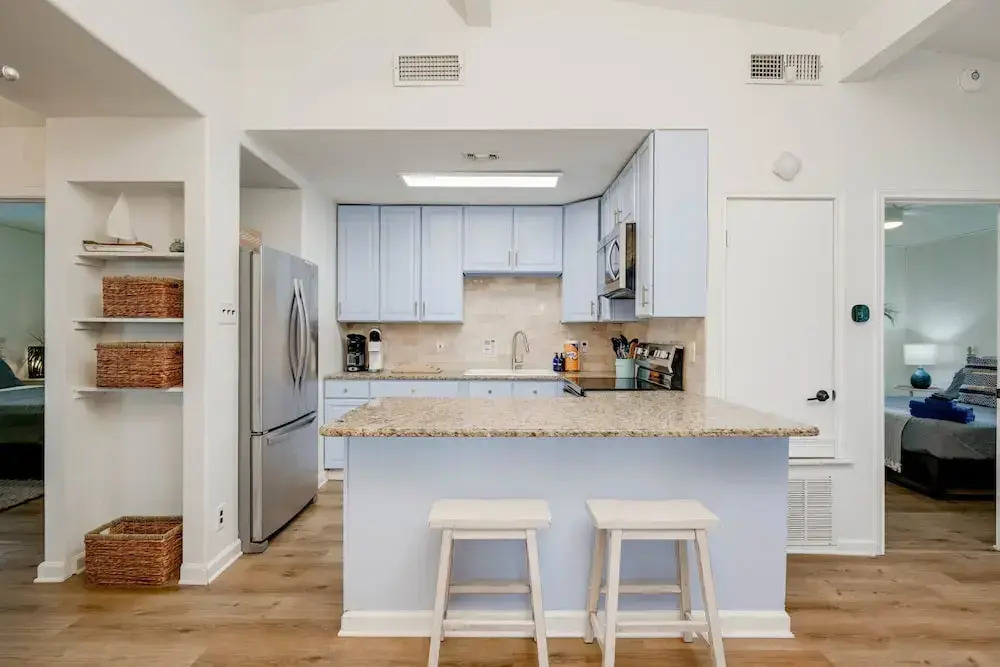 4 3 two King Beds Perfect Sunset Lake Views Pickleball Fire pit Lvl2 EV POA Pool