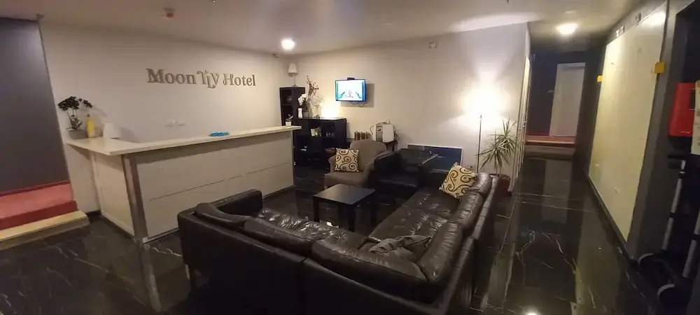 Moon TOP- 4th floor