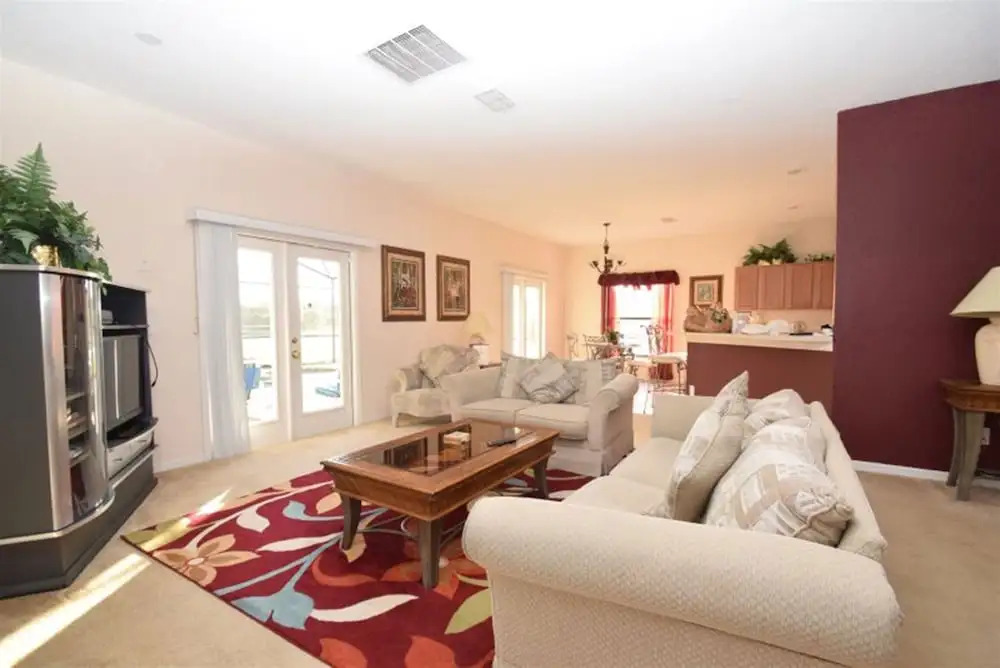 Wonderful 4 Bedroom House in High Grove With its own Swimming Pool