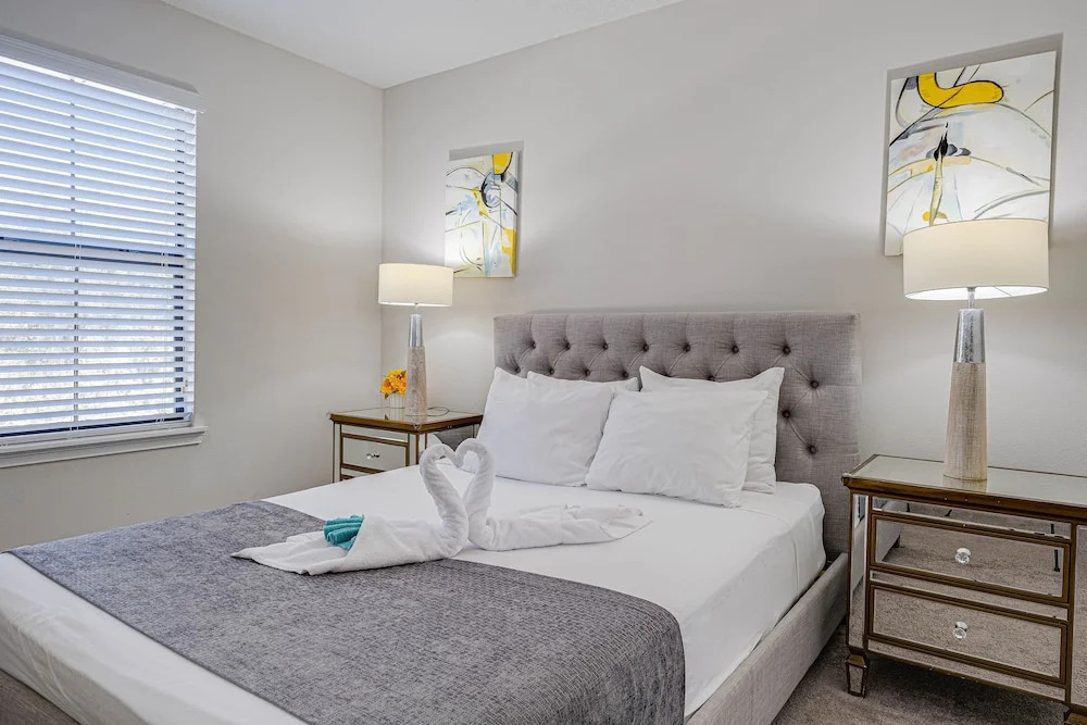 Balmoral Resort-117kb 3 Bedroom Townhouse by RedAwning
