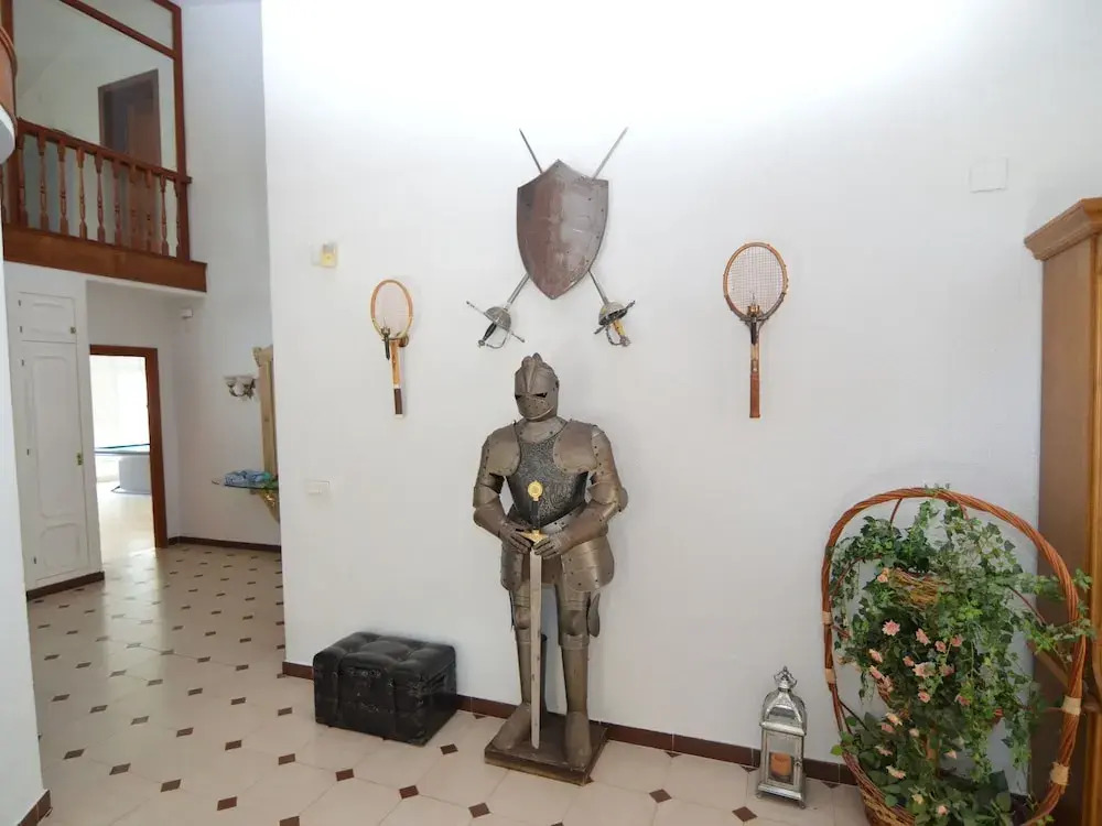 Luxurious Villa With Private Swimming Pool, Billiards Room and Private Tennis Court