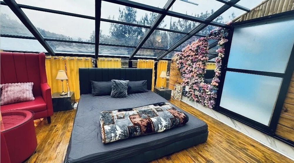 XTSY Travellers Hostel