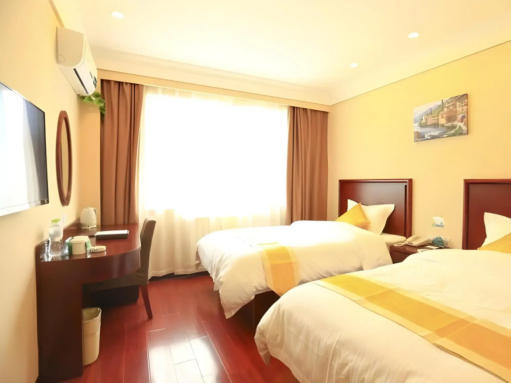 GreenTree Inn Qingdao Licang Shuyan Road Daweng Square Express Hotel