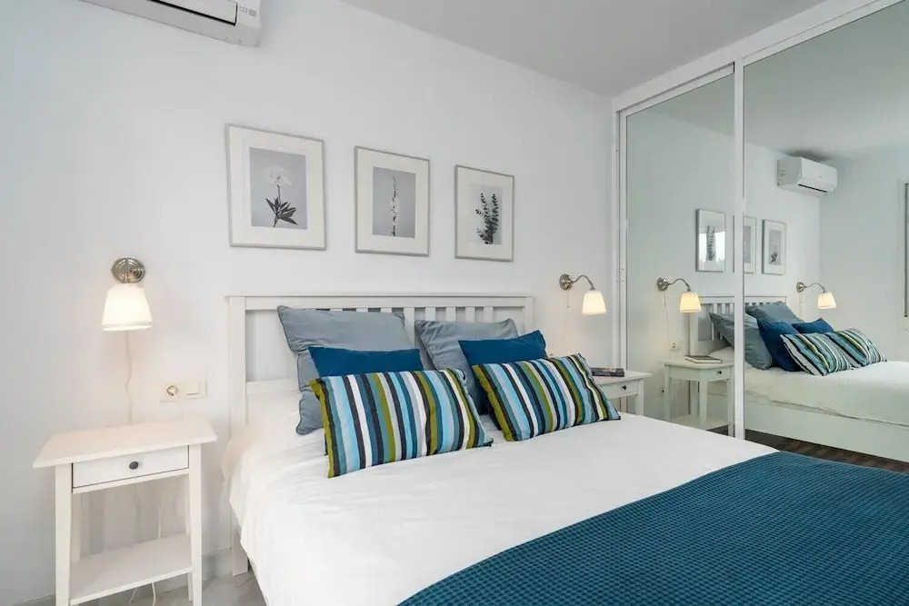 Bright Apartment with Sea View and Terrace Ref 53