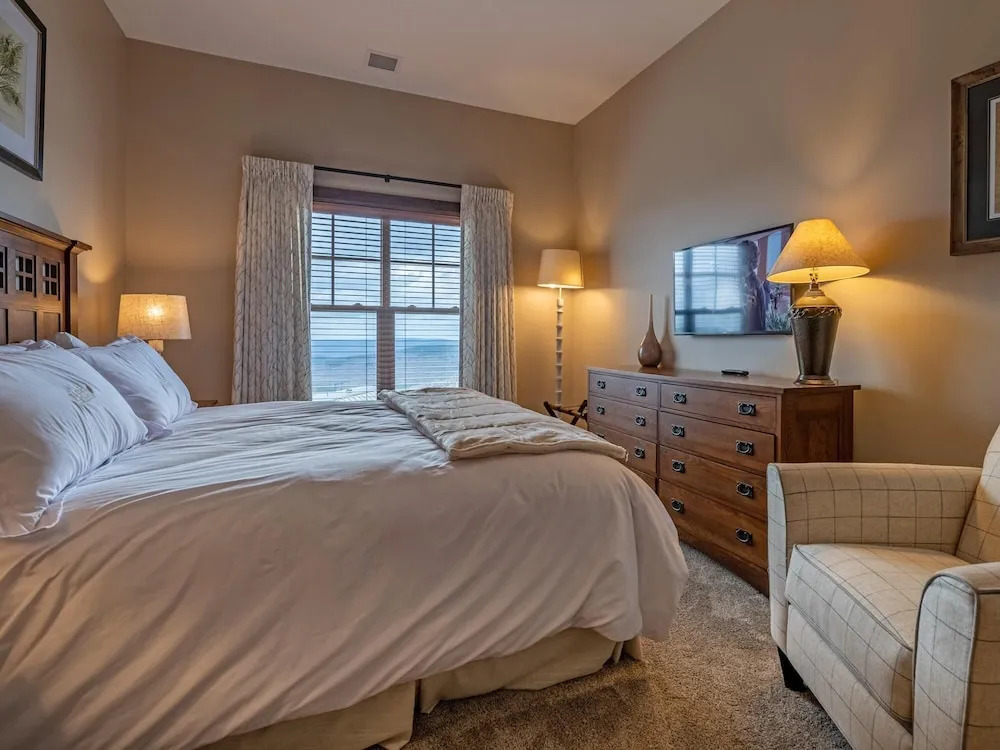 2 Br: Soaring Eagle 402