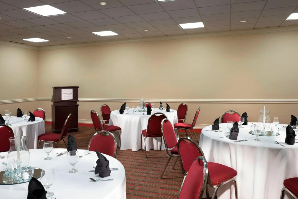 Four Points by Sheraton Kansas City Airport