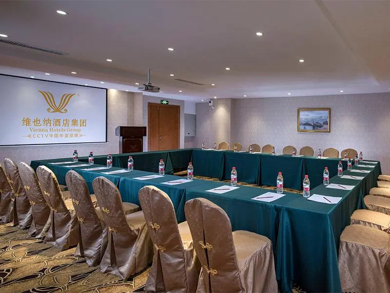 Vienna Hotel Kunming Yunda West Road Xiaodong Village Metro Station